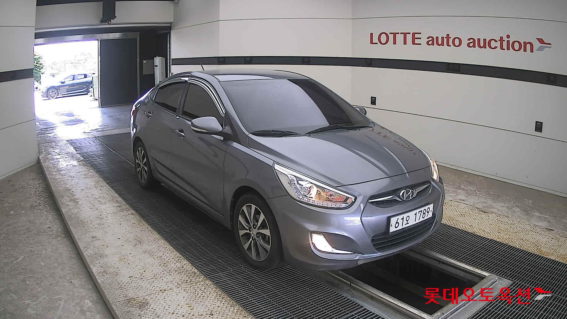 2014 - hyundai accent