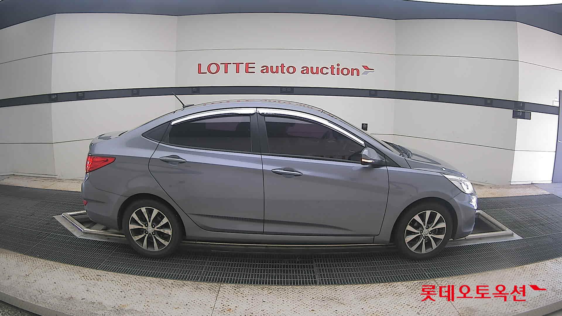 2014 - hyundai accent