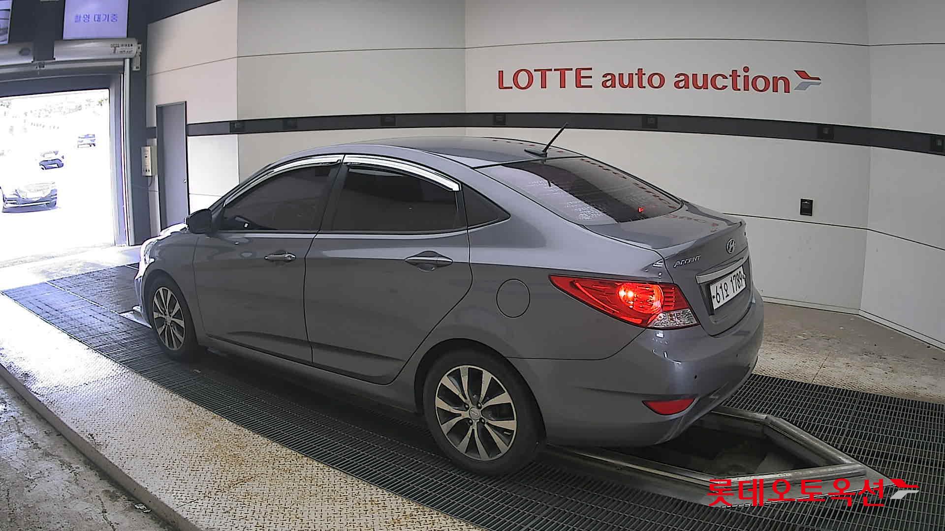 2014 - hyundai accent