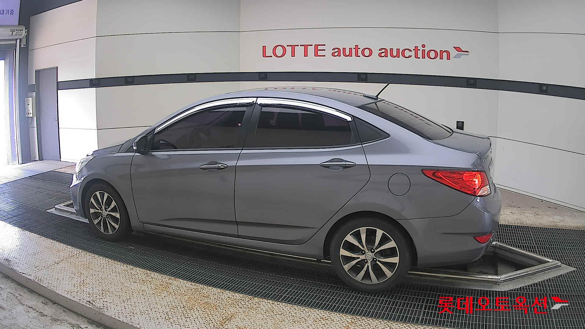 2014 - hyundai accent