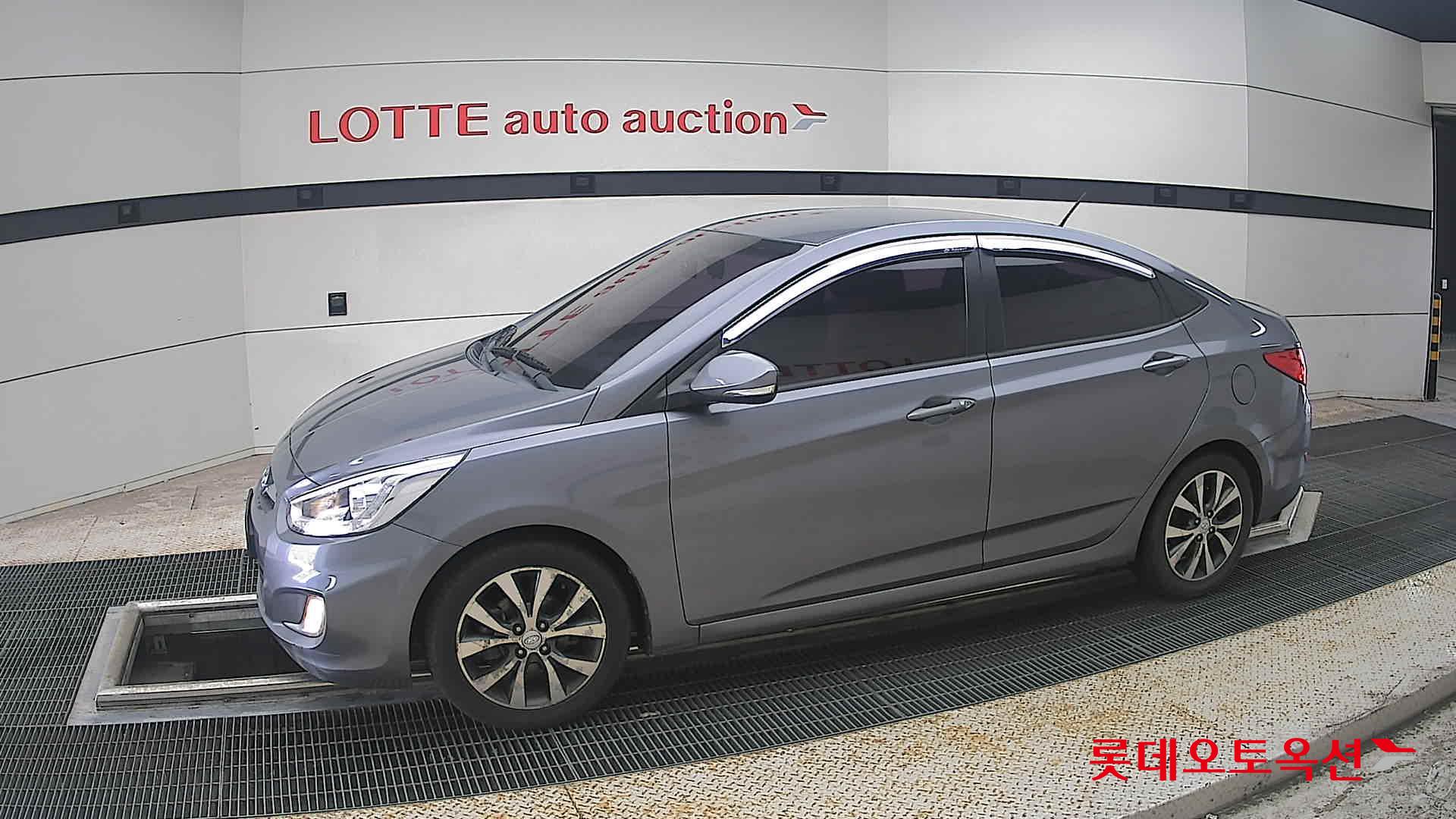 2014 - hyundai accent