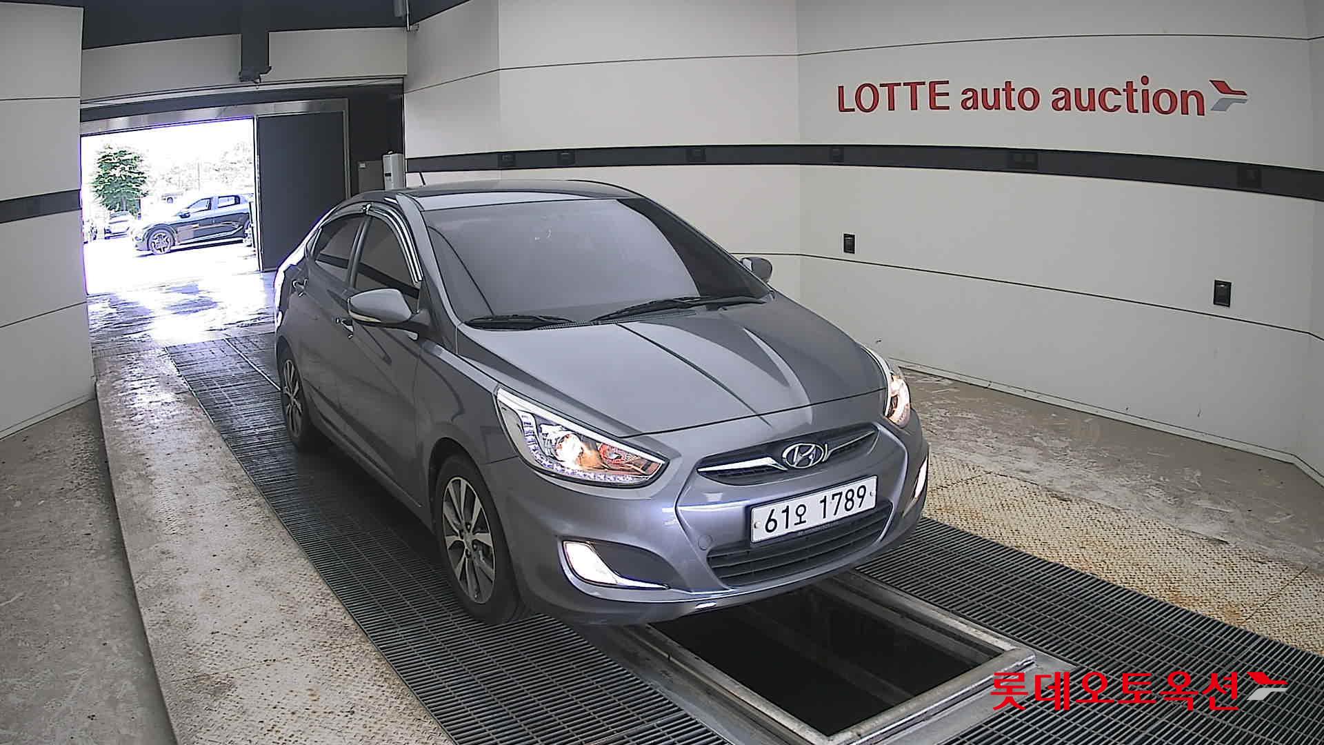 2014 - hyundai accent