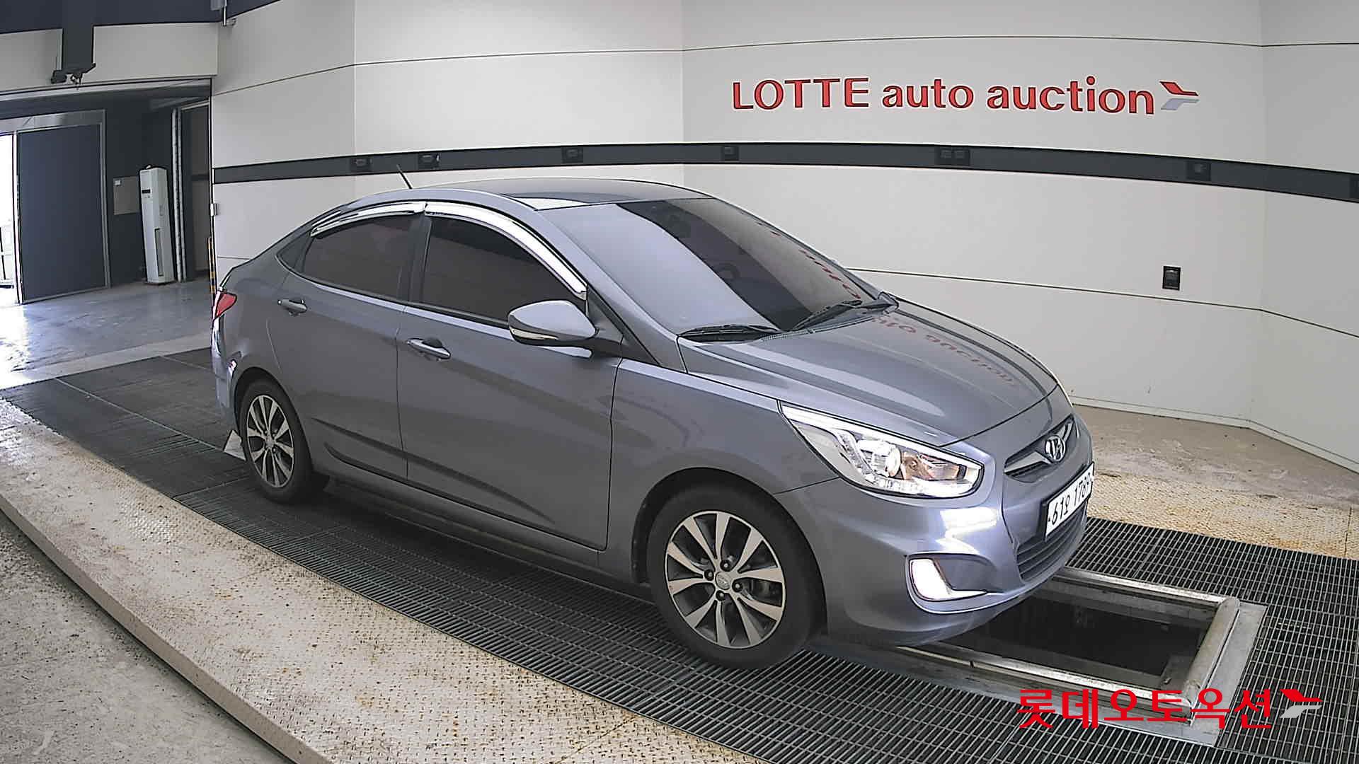 2014 - hyundai accent