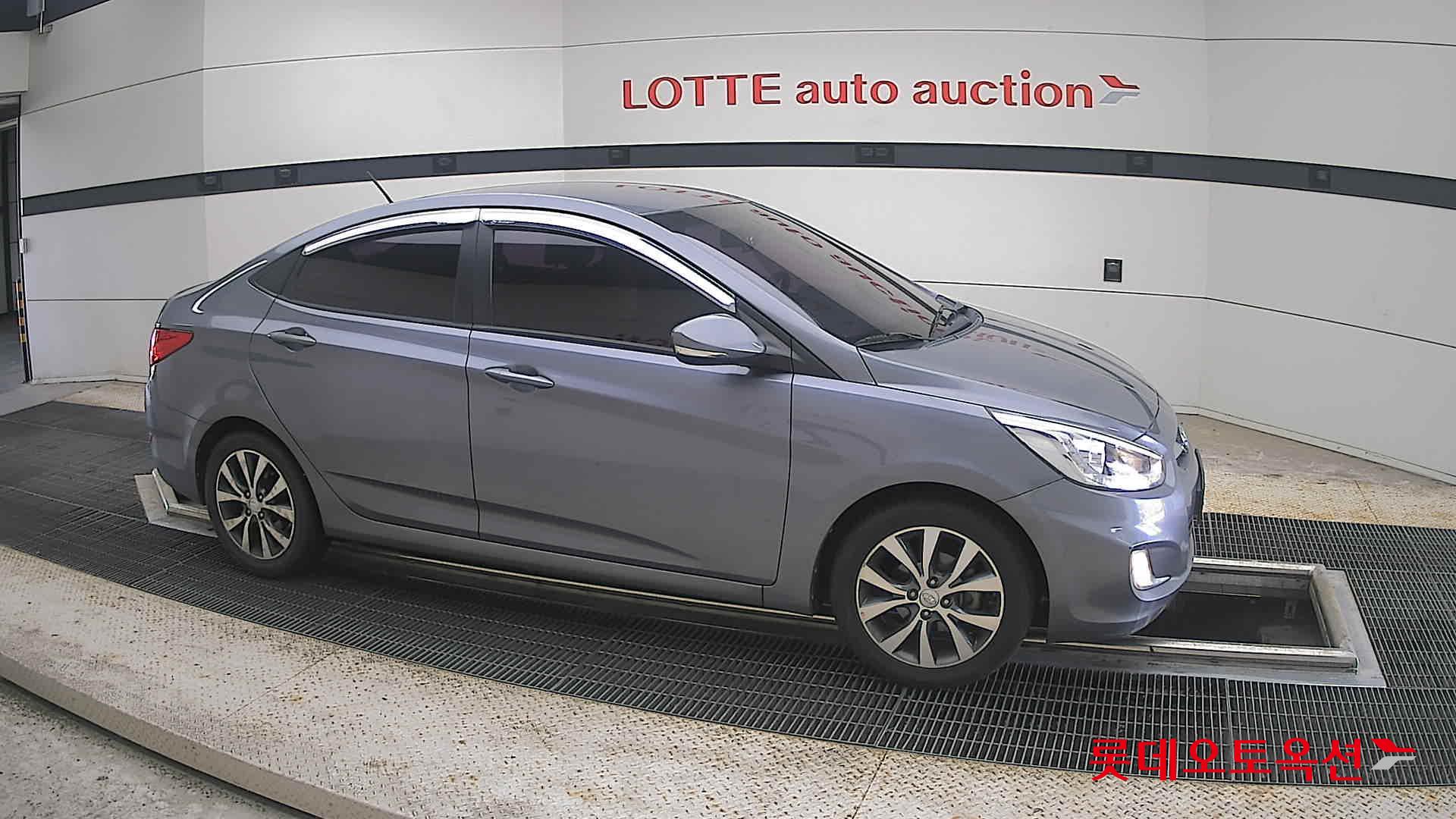 2014 - hyundai accent