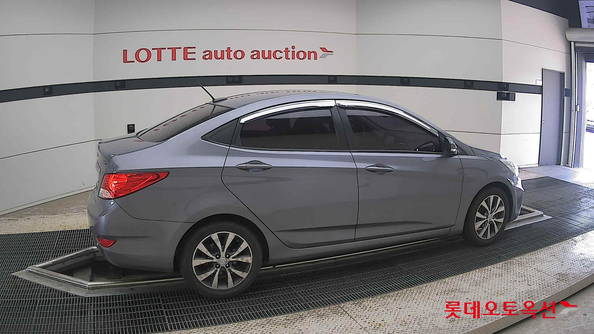 2014 - hyundai accent