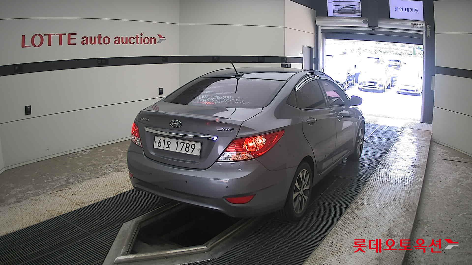 2014 - hyundai accent