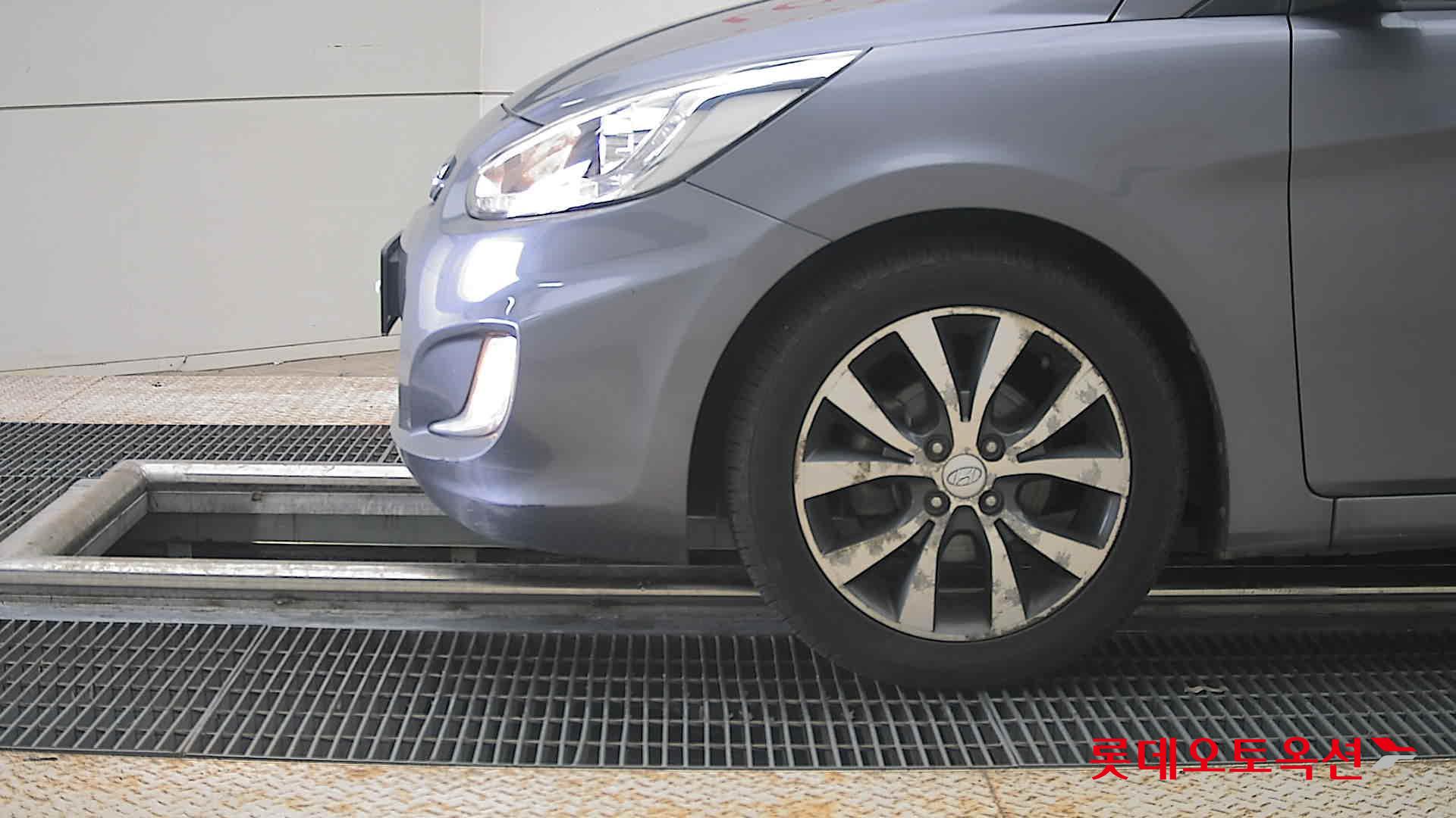 2014 - hyundai accent