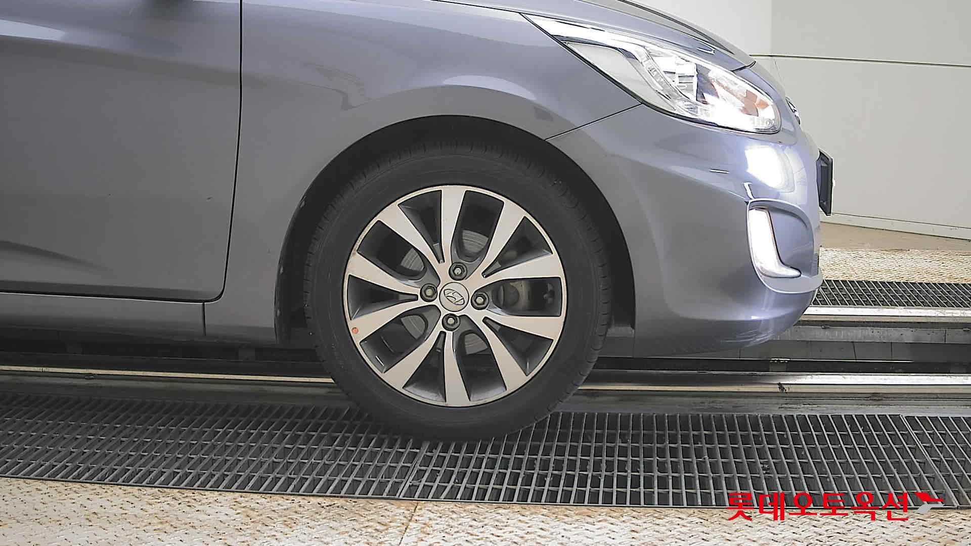 2014 - hyundai accent