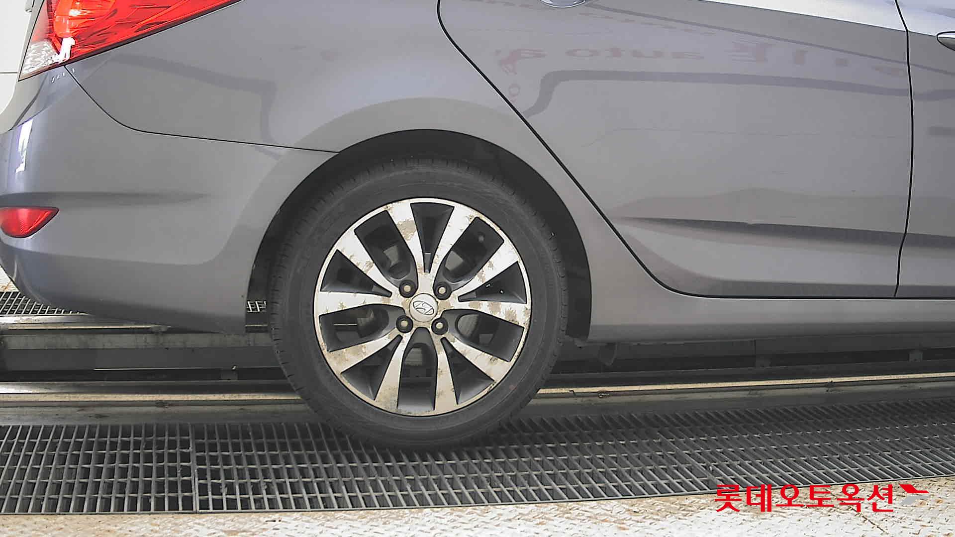 2014 - hyundai accent