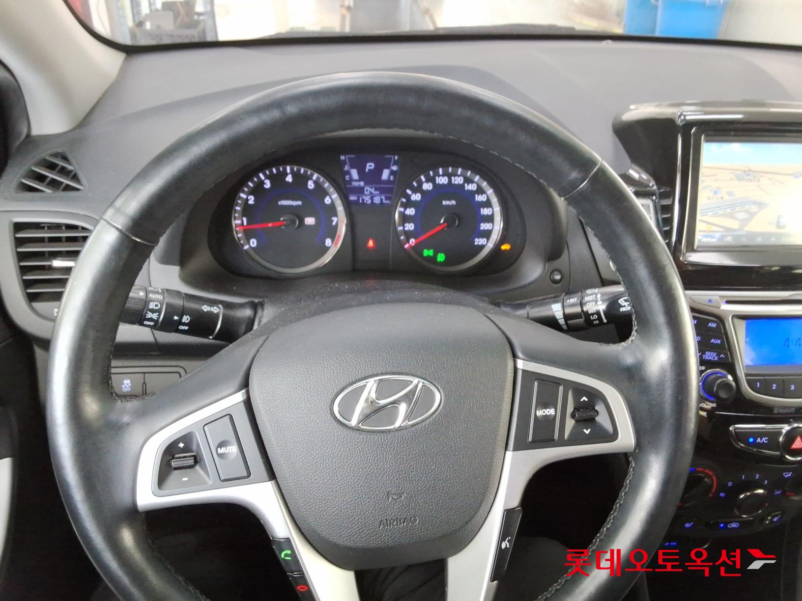2014 - hyundai accent