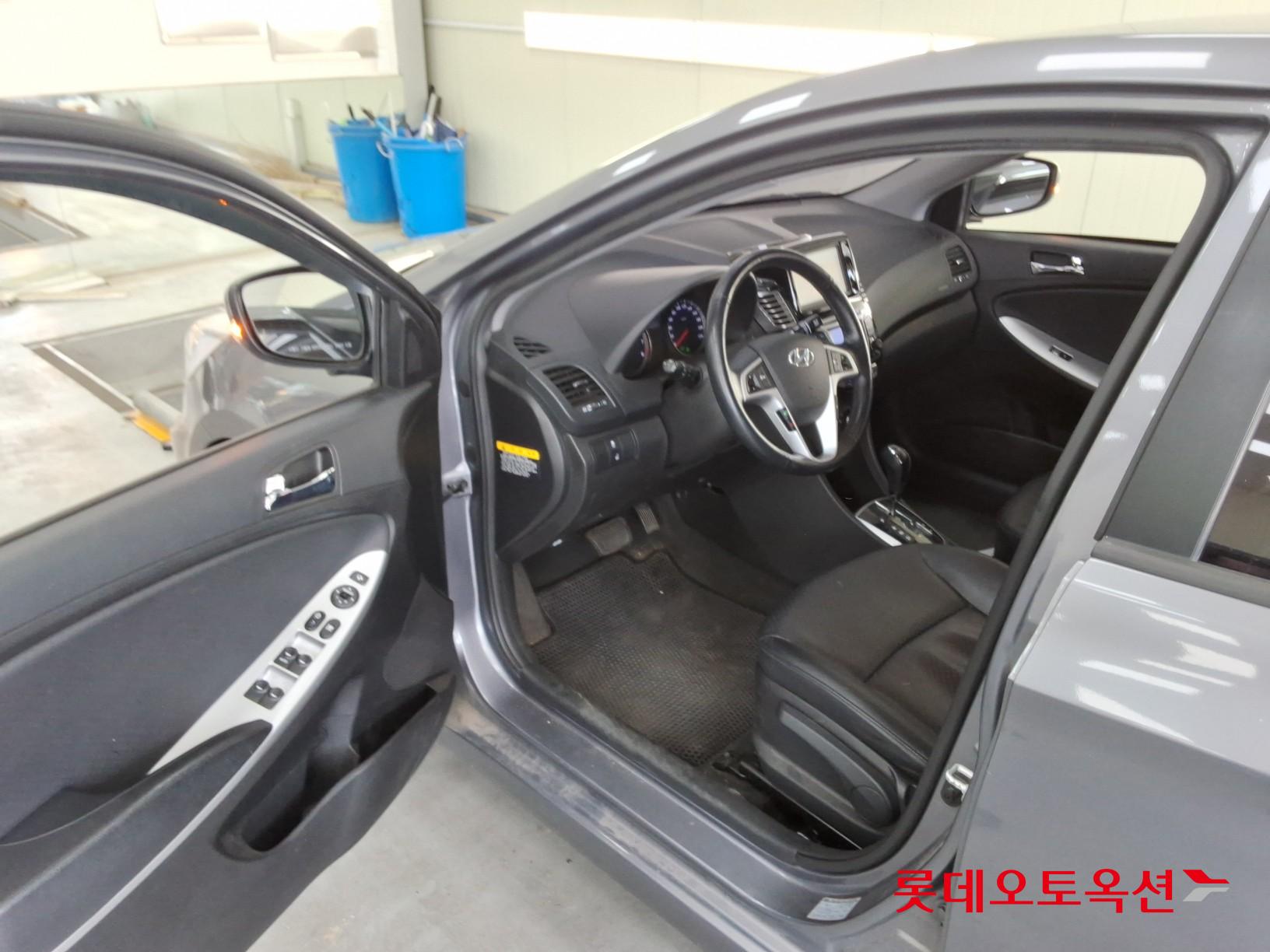 2014 - hyundai accent