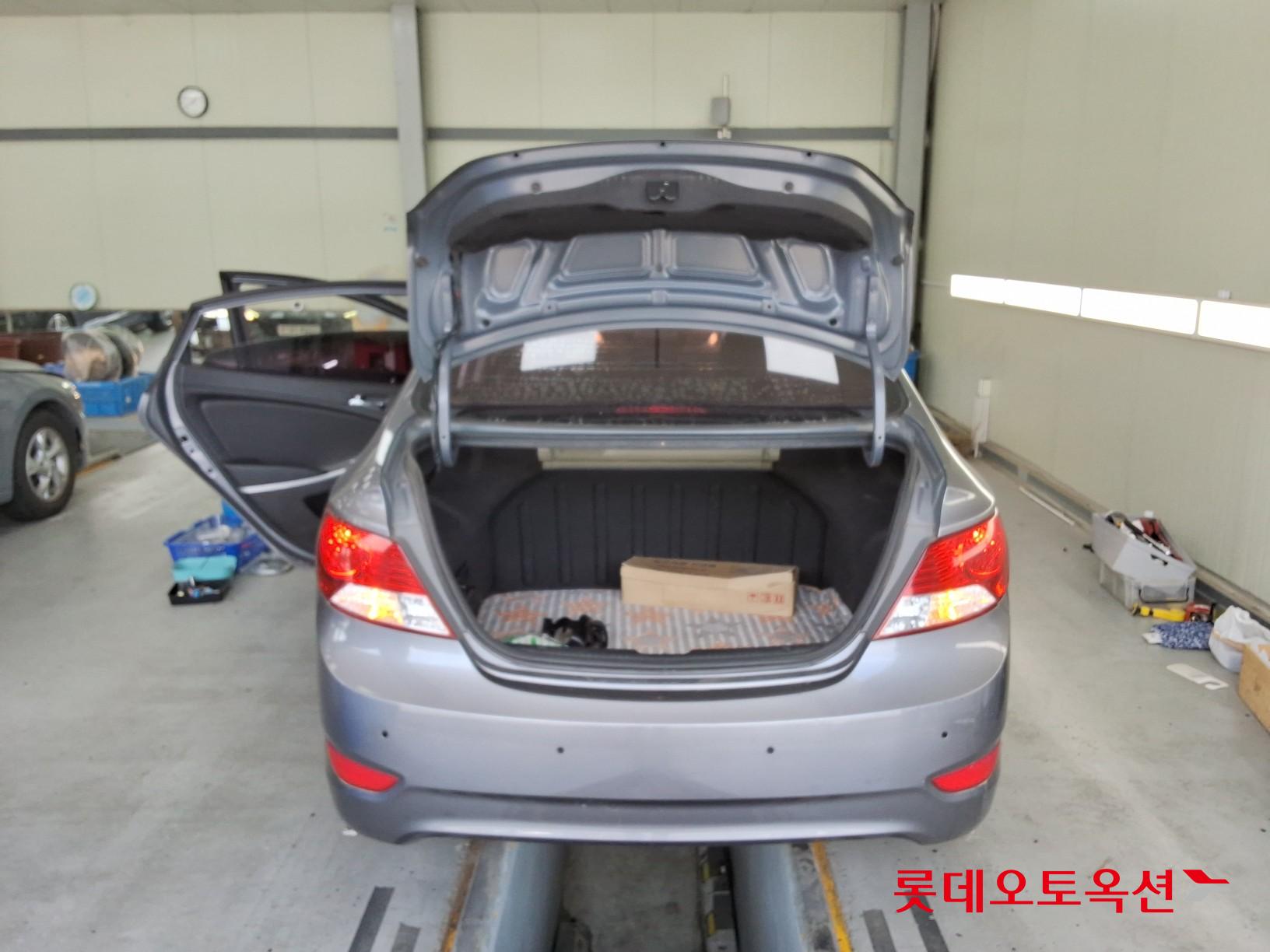 2014 - hyundai accent
