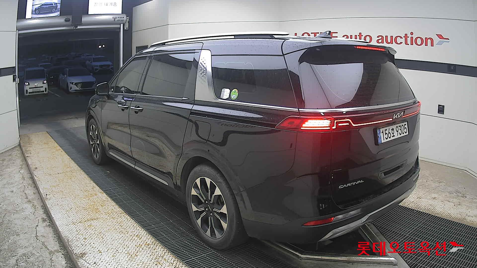 2022 - kia carnival