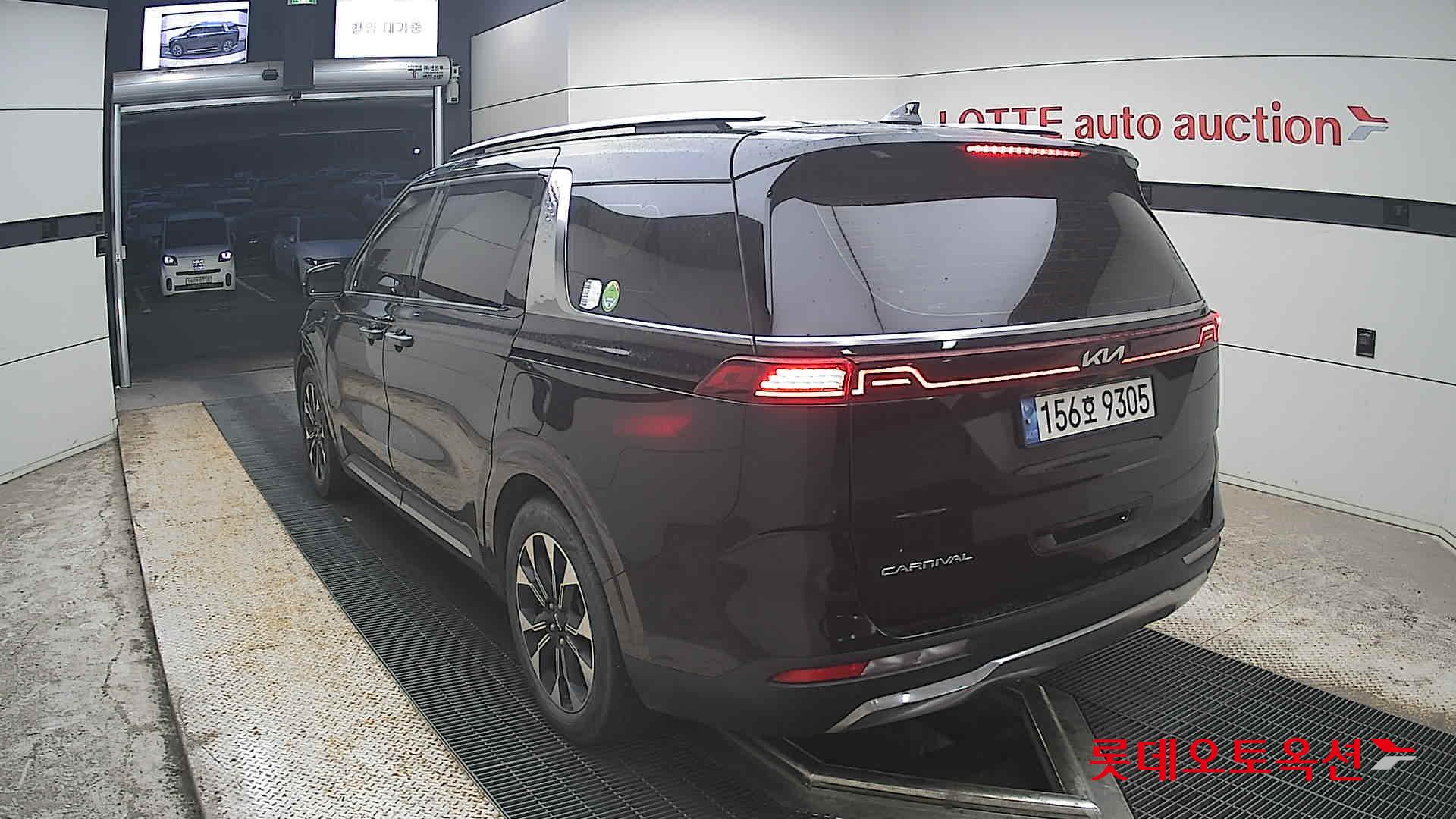 2022 - kia carnival