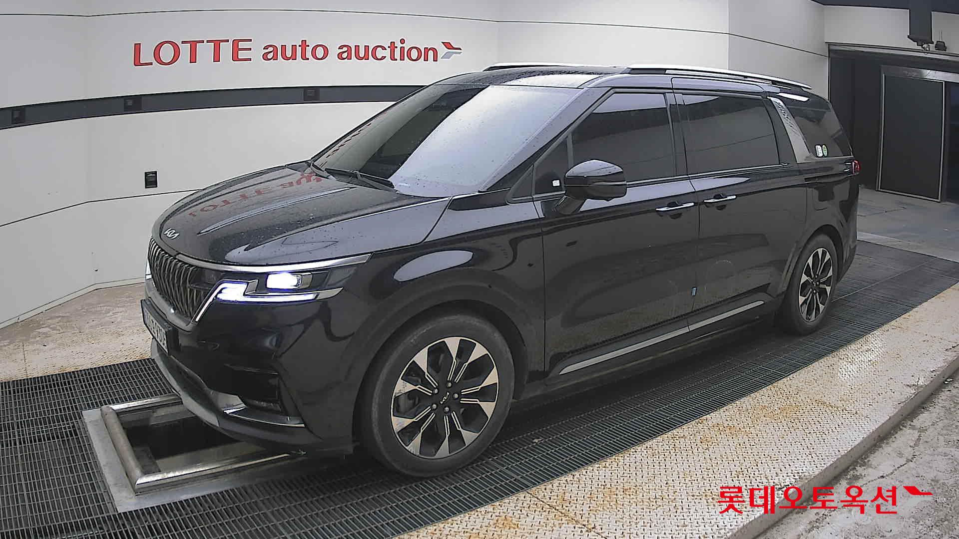 2022 - kia carnival
