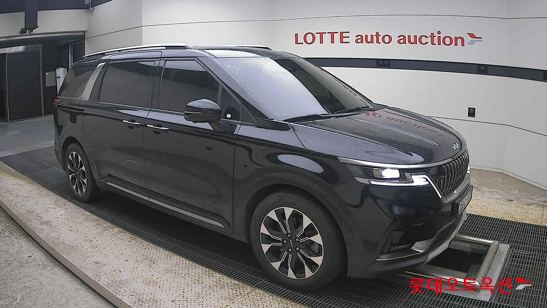 2022 - kia carnival