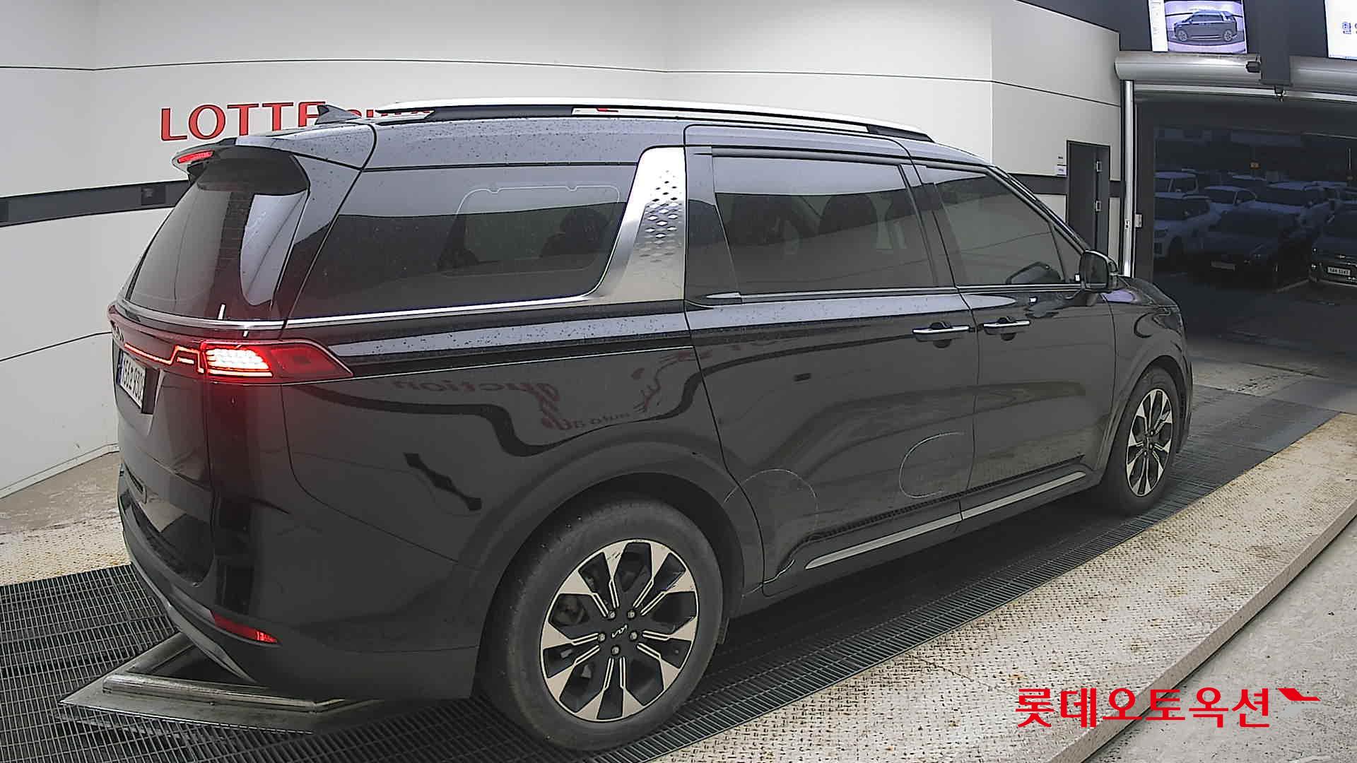 2022 - kia carnival