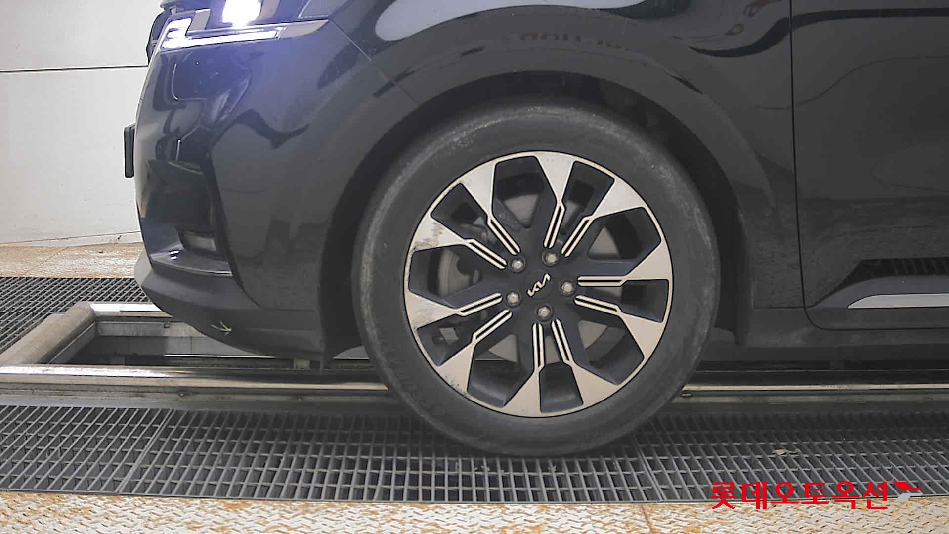 2022 - kia carnival
