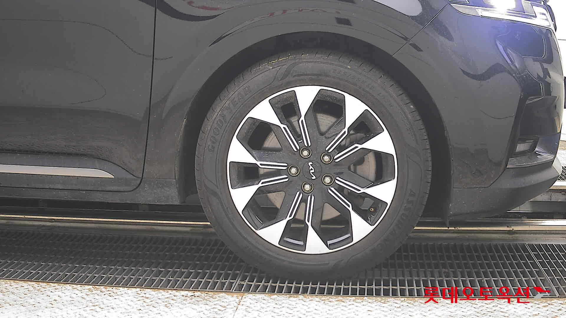 2022 - kia carnival