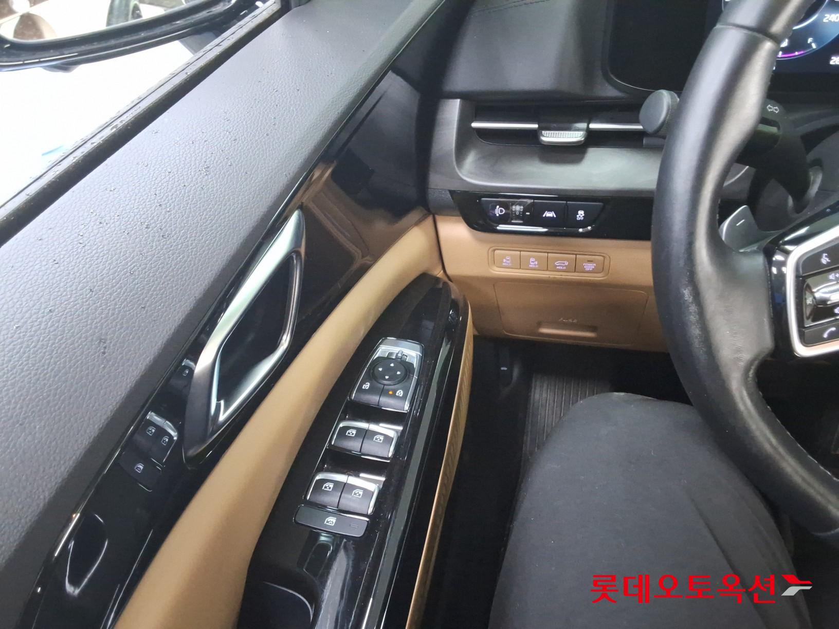 2022 - kia carnival