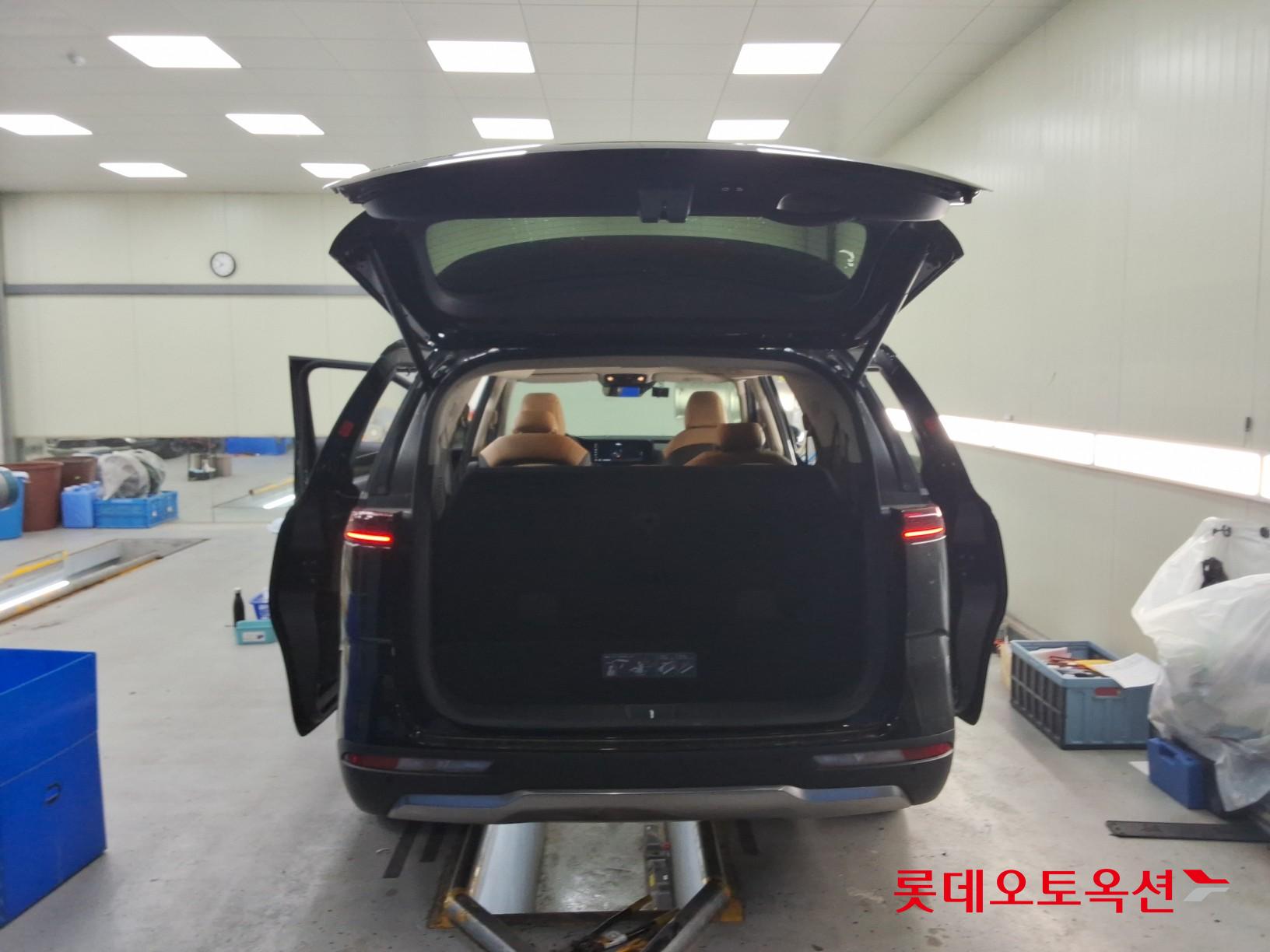 2022 - kia carnival