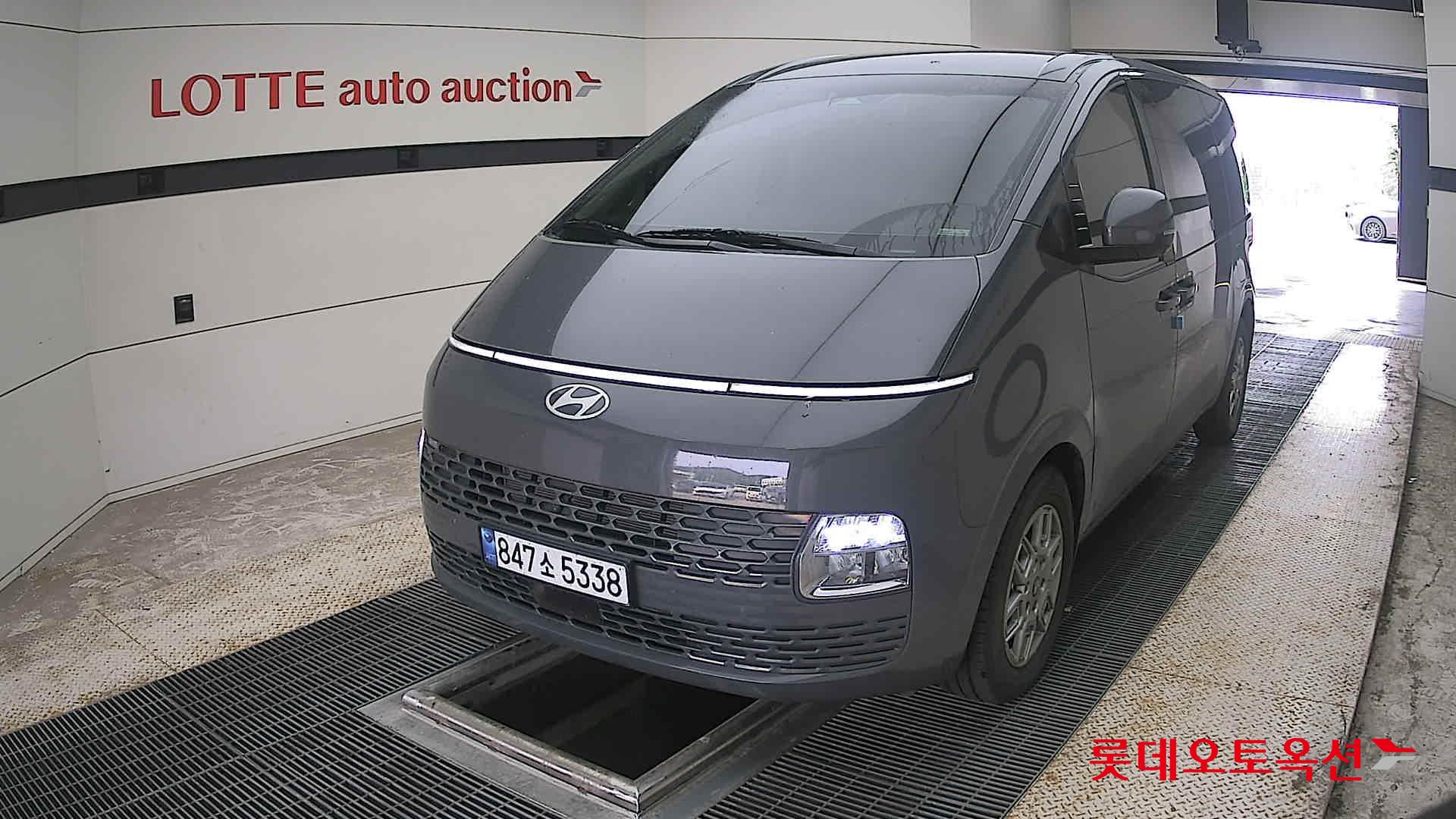 2025 - hyundai staria