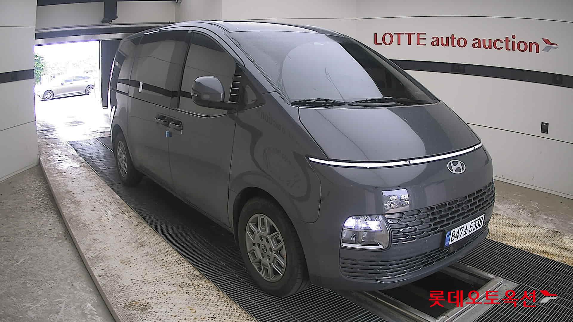 2025 - hyundai staria