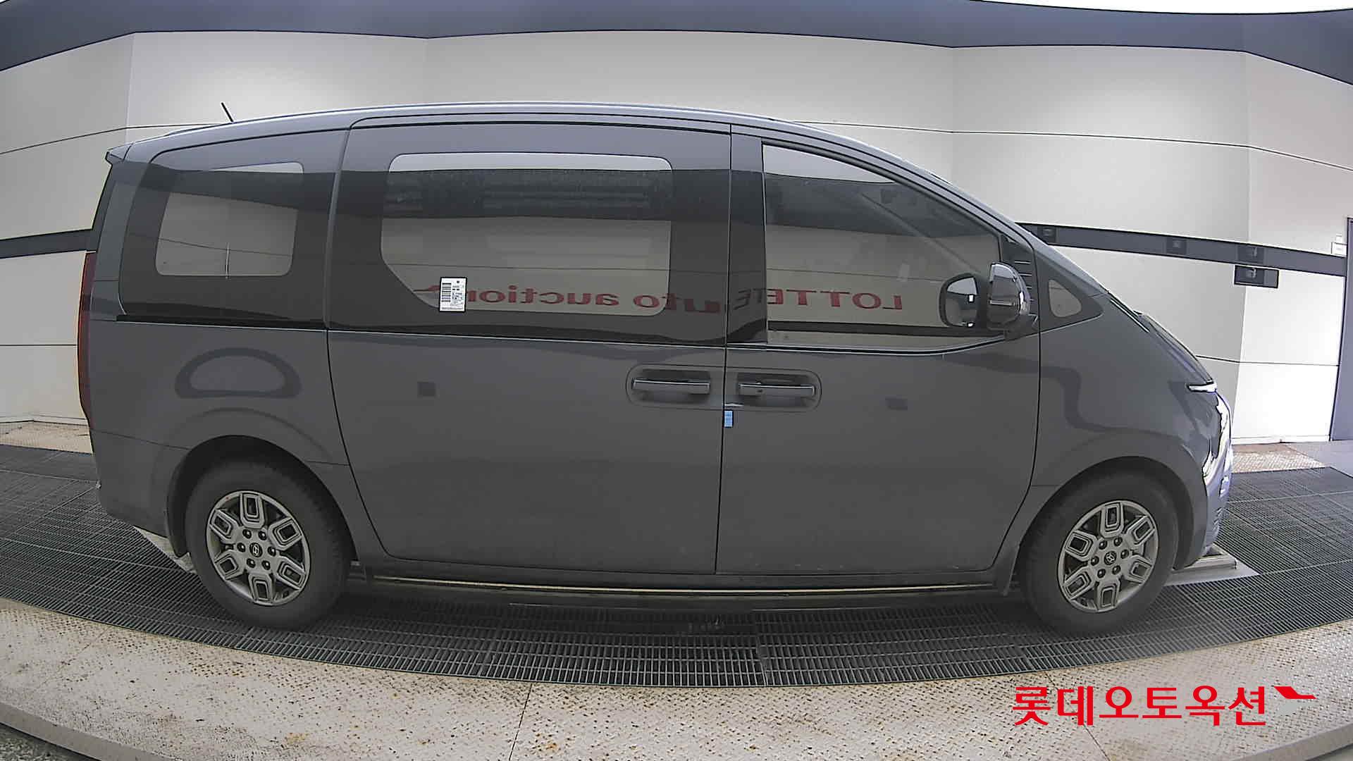 2025 - hyundai staria