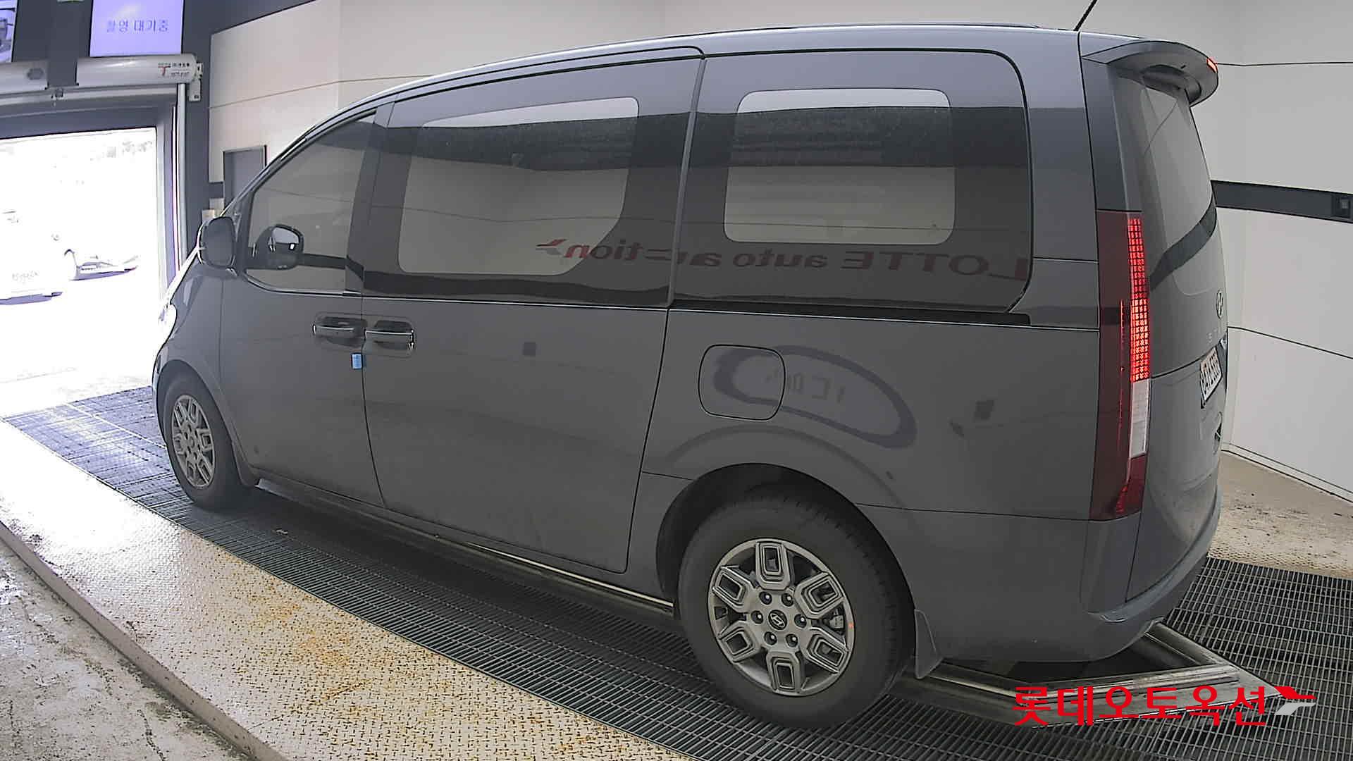 2025 - hyundai staria