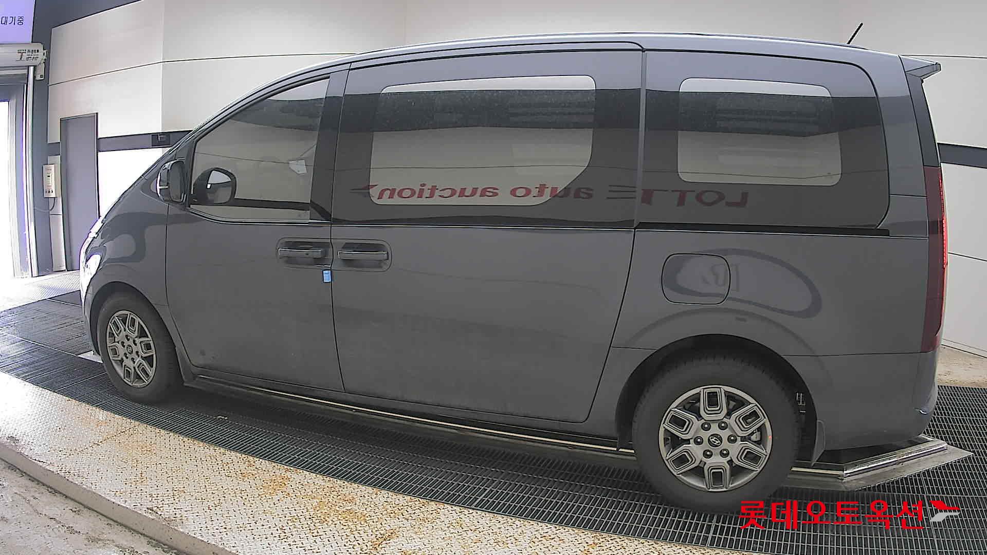 2025 - hyundai staria