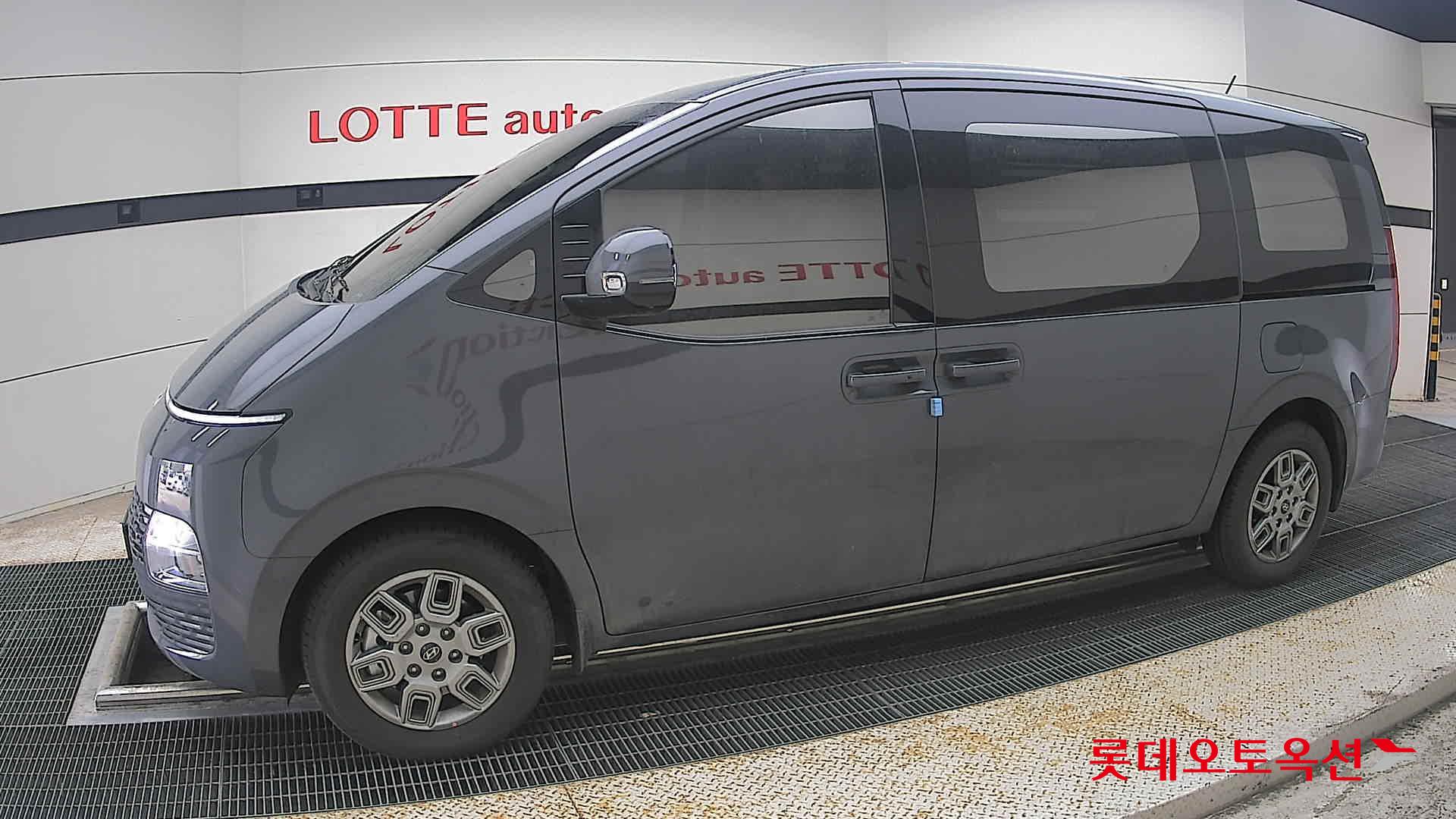 2025 - hyundai staria