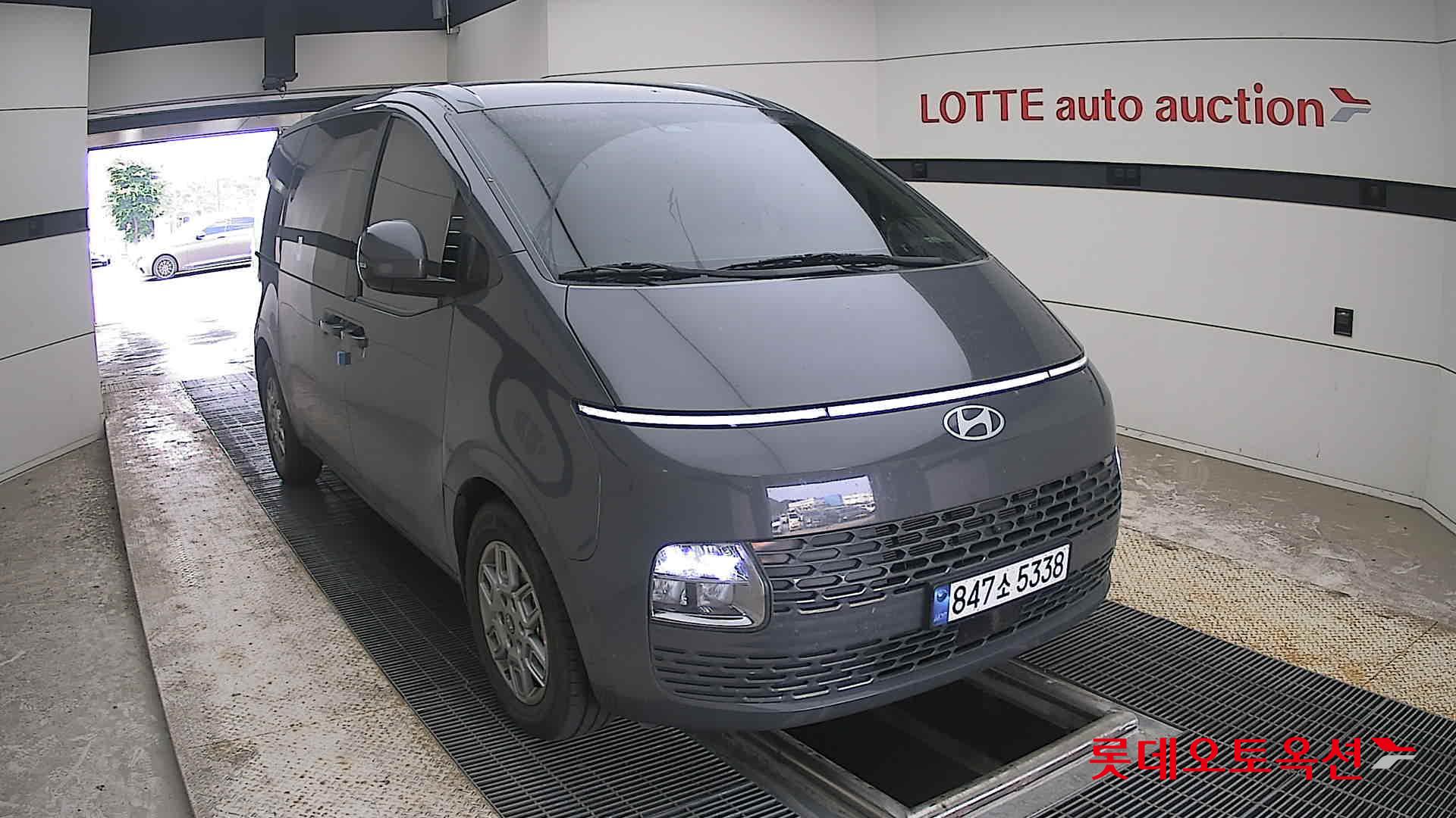 2025 - hyundai staria