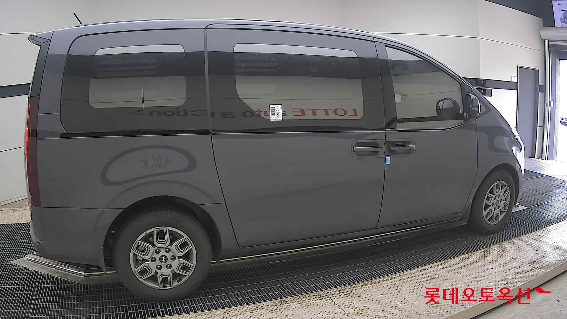 2025 - hyundai staria
