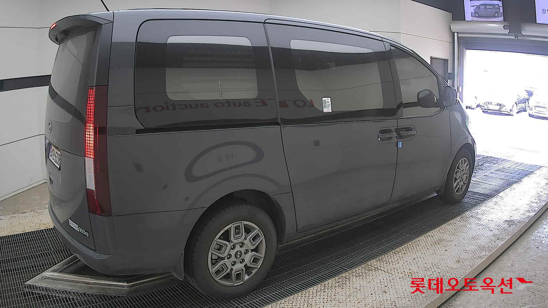 2025 - hyundai staria