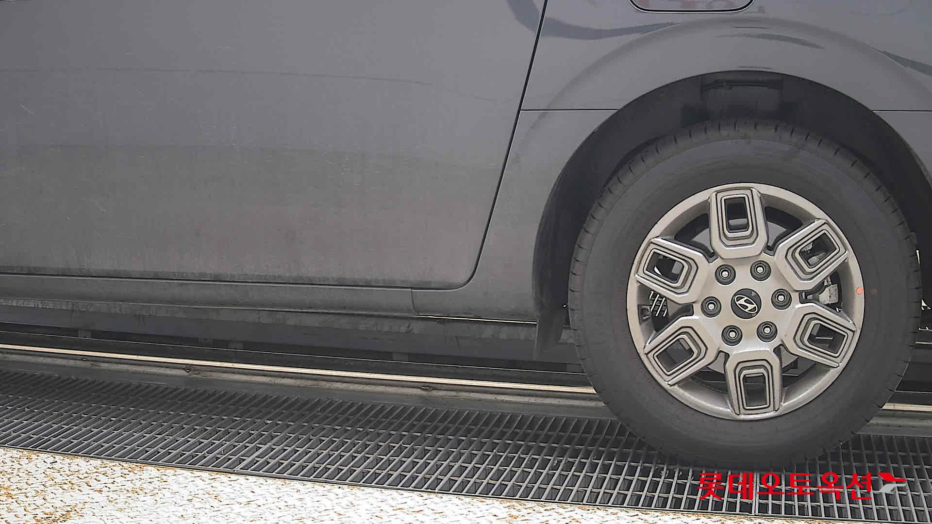 2025 - hyundai staria