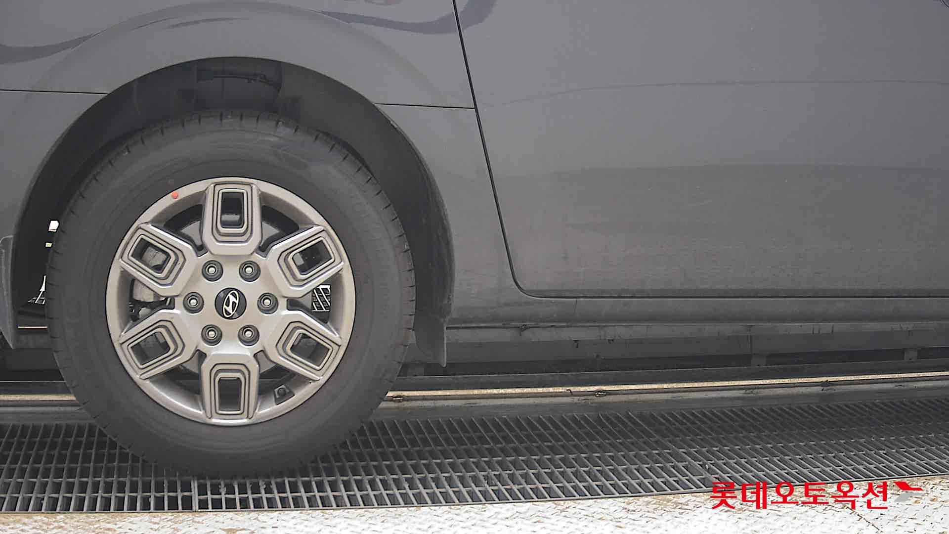 2025 - hyundai staria