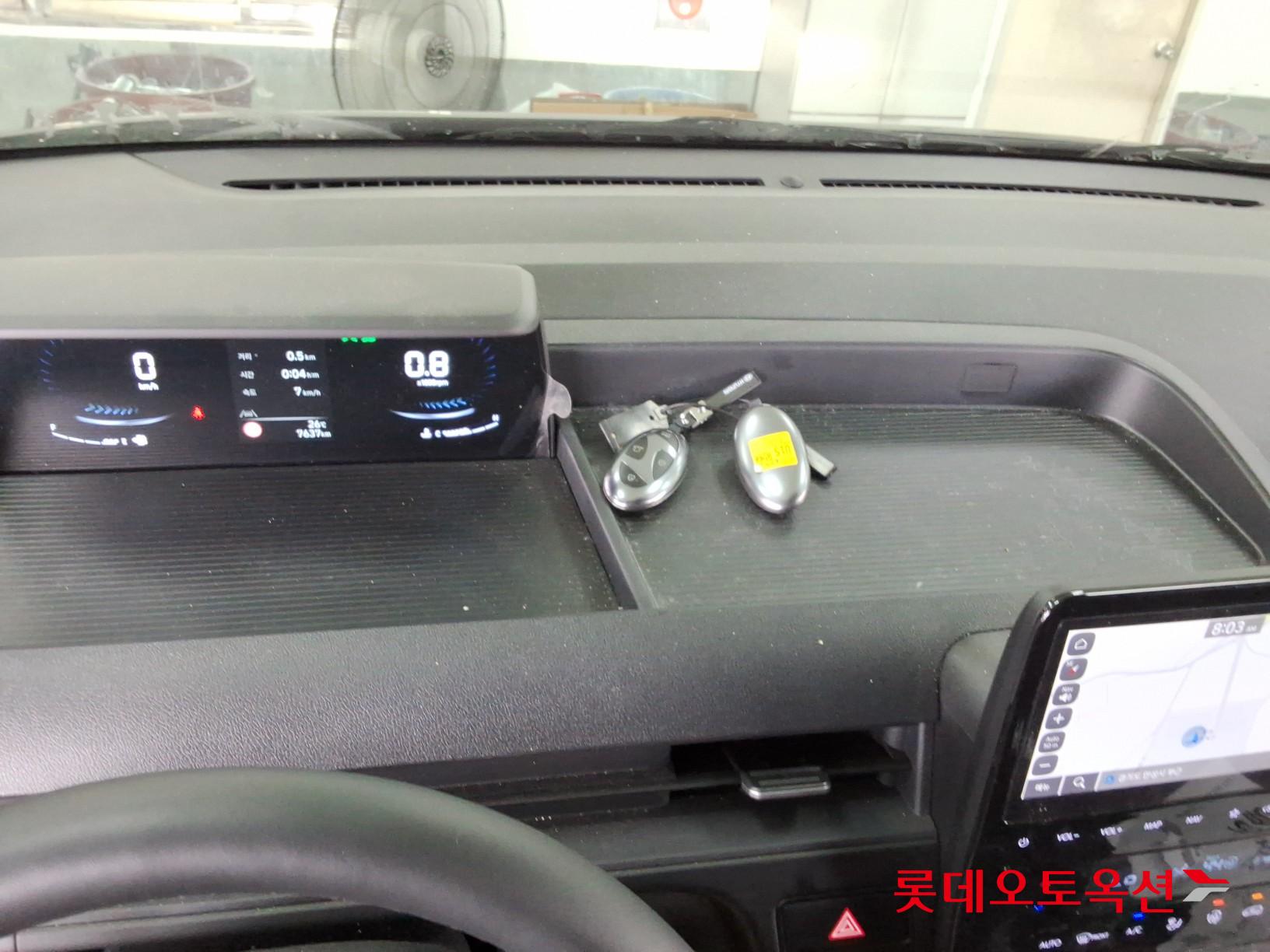 2025 - hyundai staria