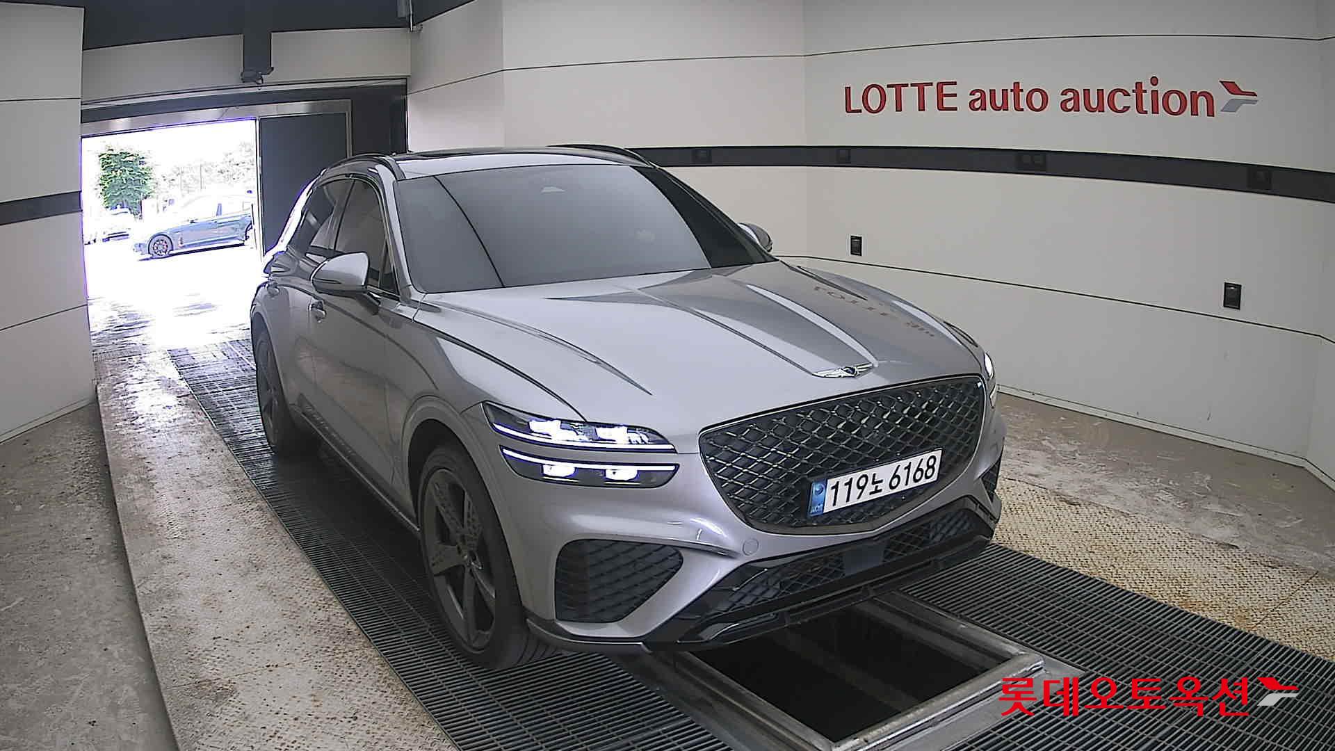 2021 - genesis gv70