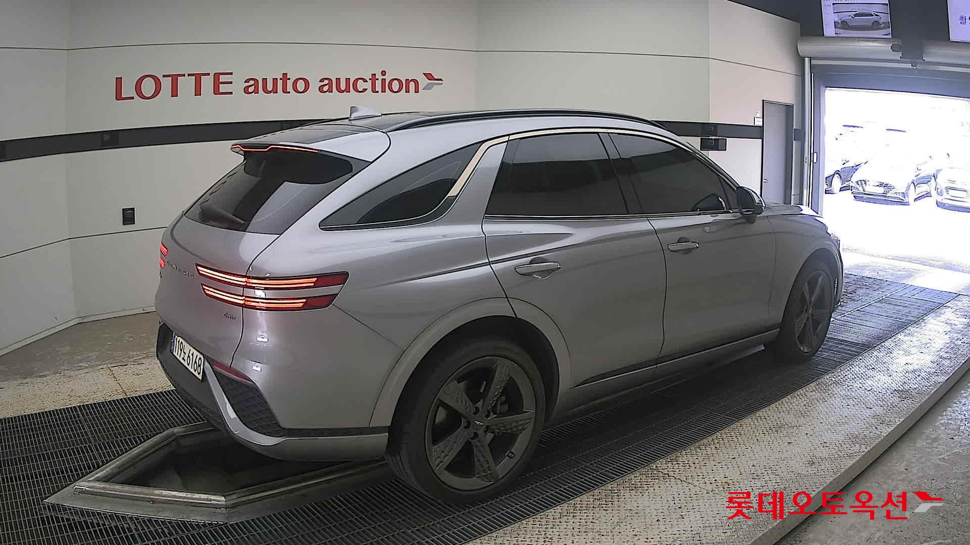2021 - genesis gv70
