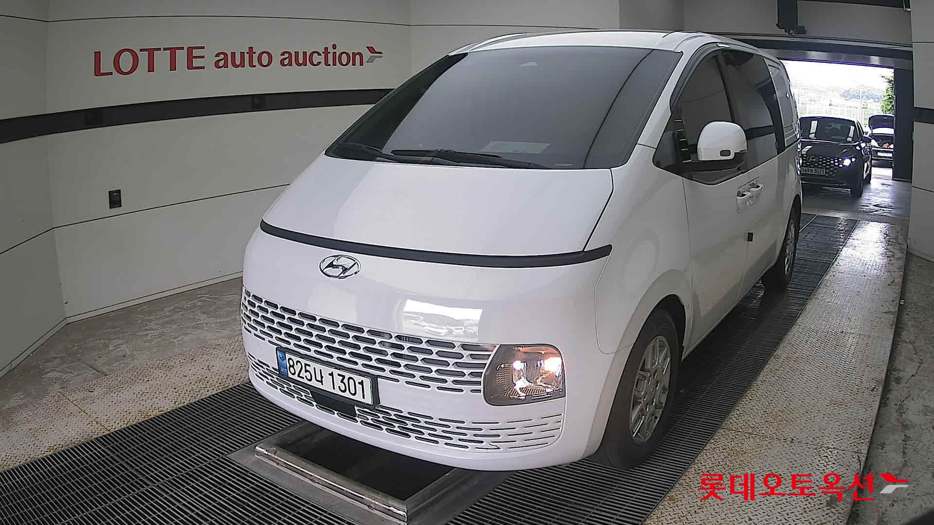 2022 - hyundai staria