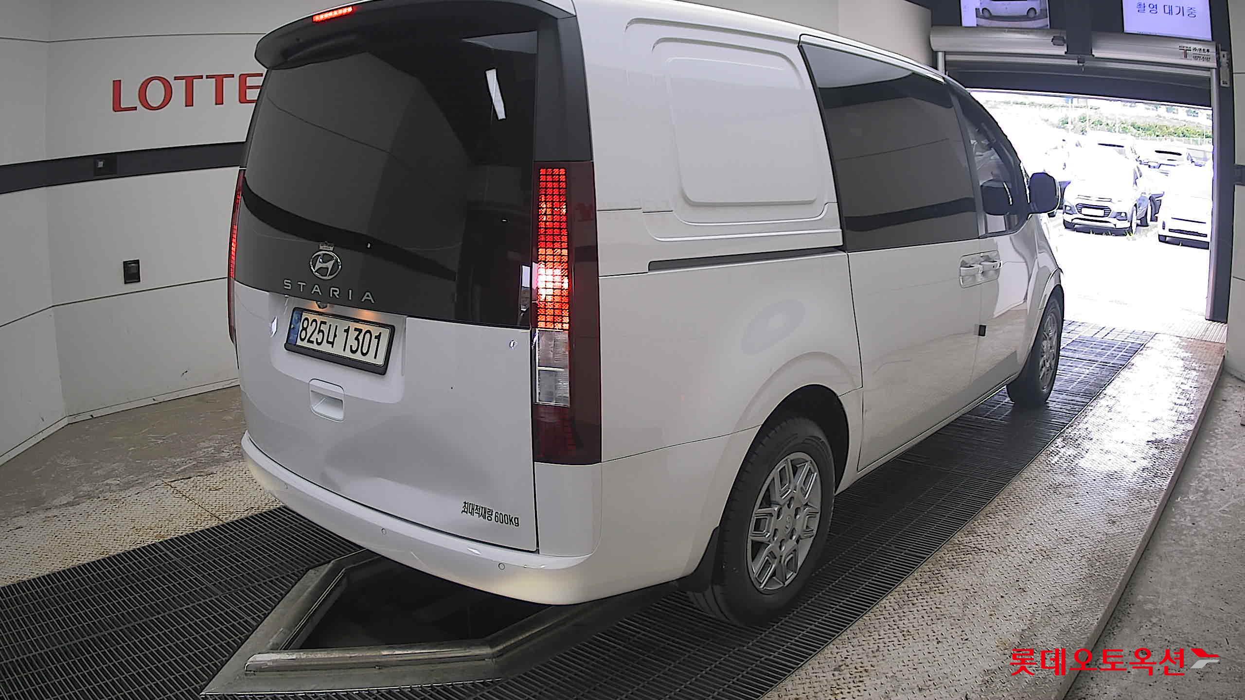 2022 - hyundai staria