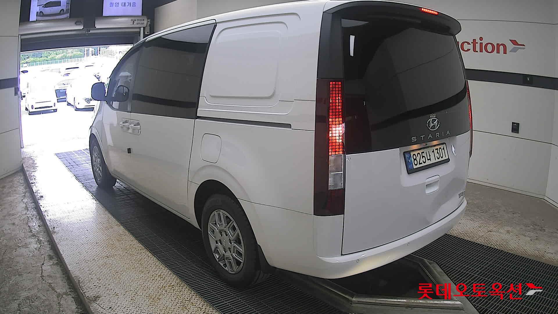 2022 - hyundai staria