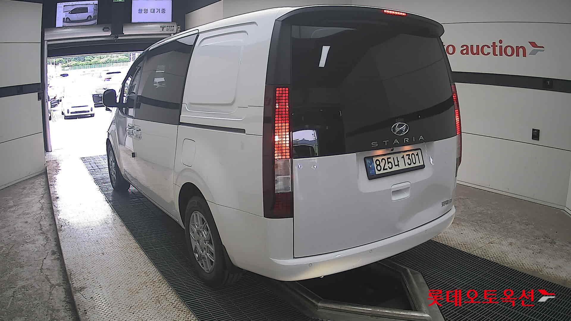 2022 - hyundai staria