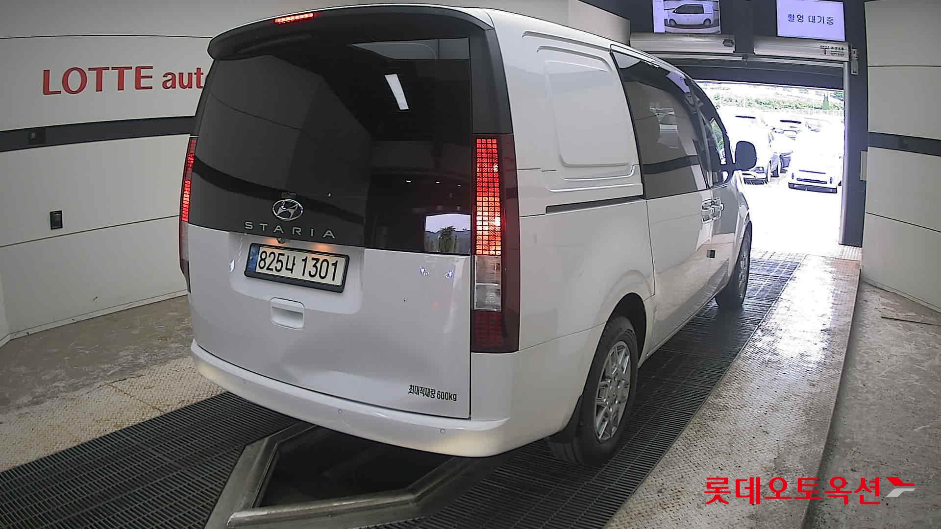 2022 - hyundai staria