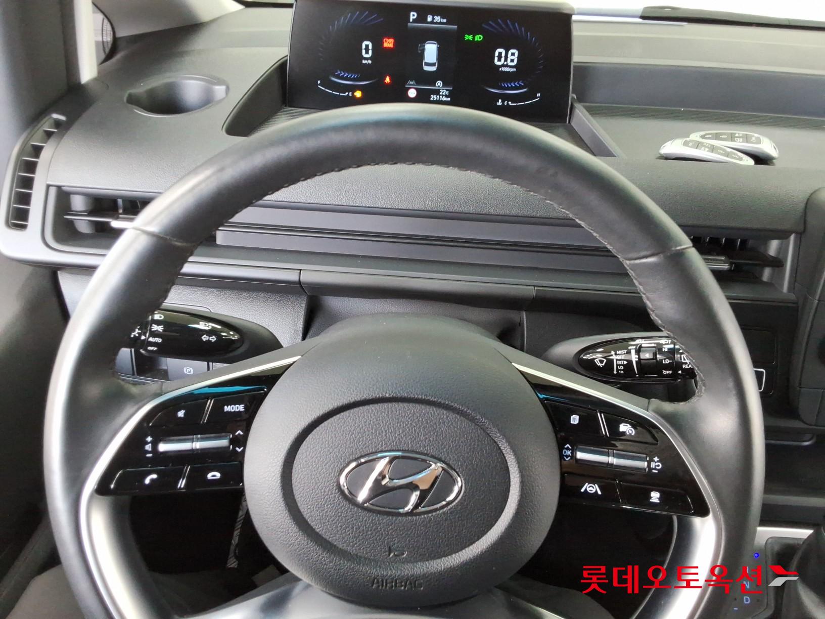 2022 - hyundai staria