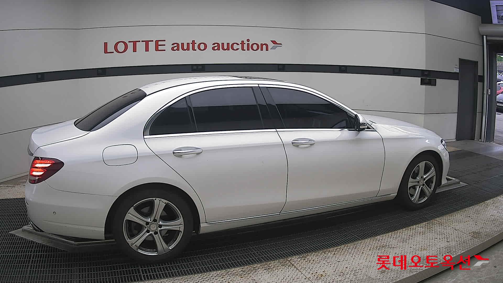 2017 - mercedes-benz e200