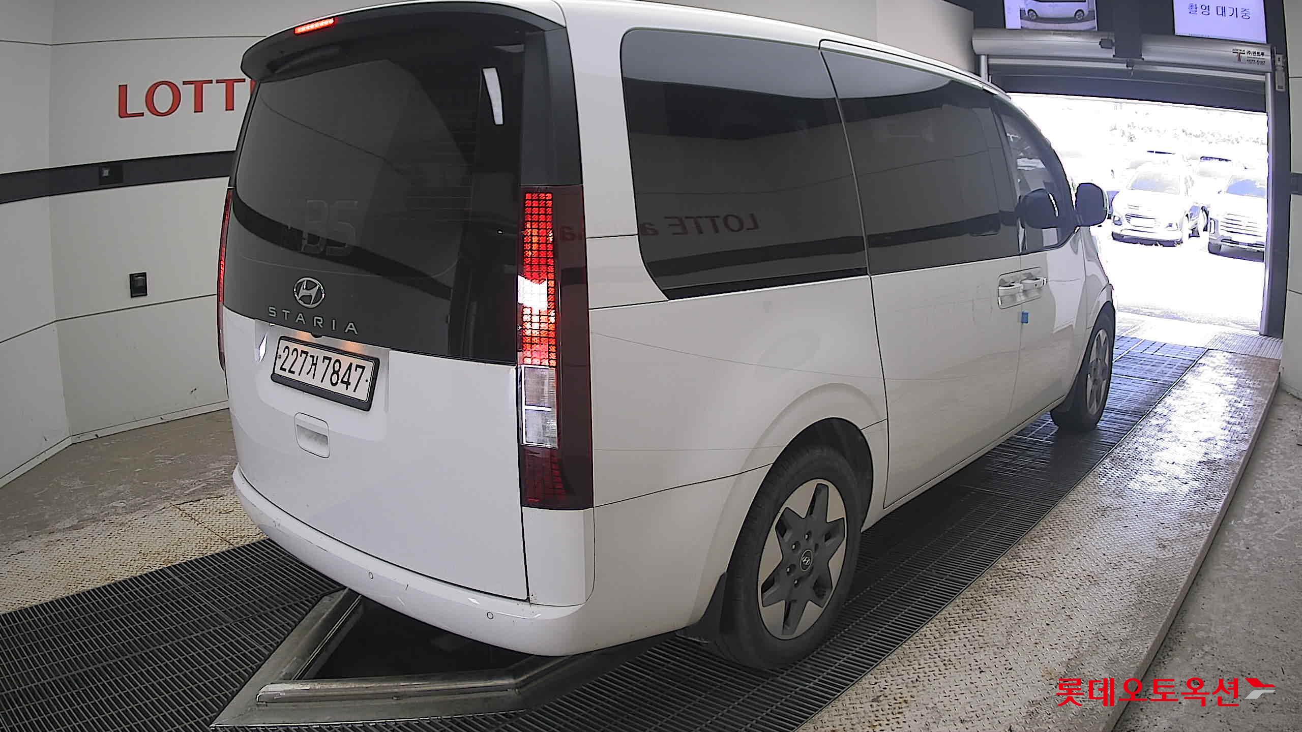 2022 - hyundai staria