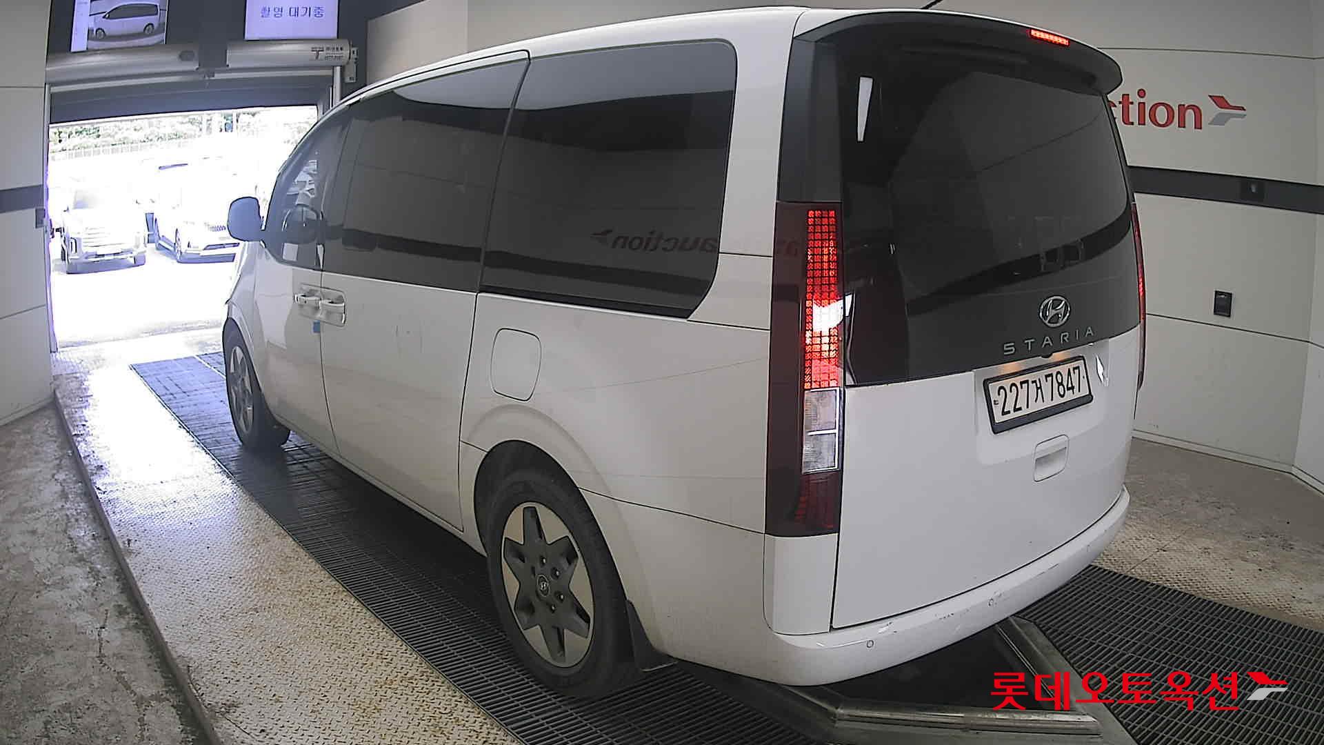 2022 - hyundai staria