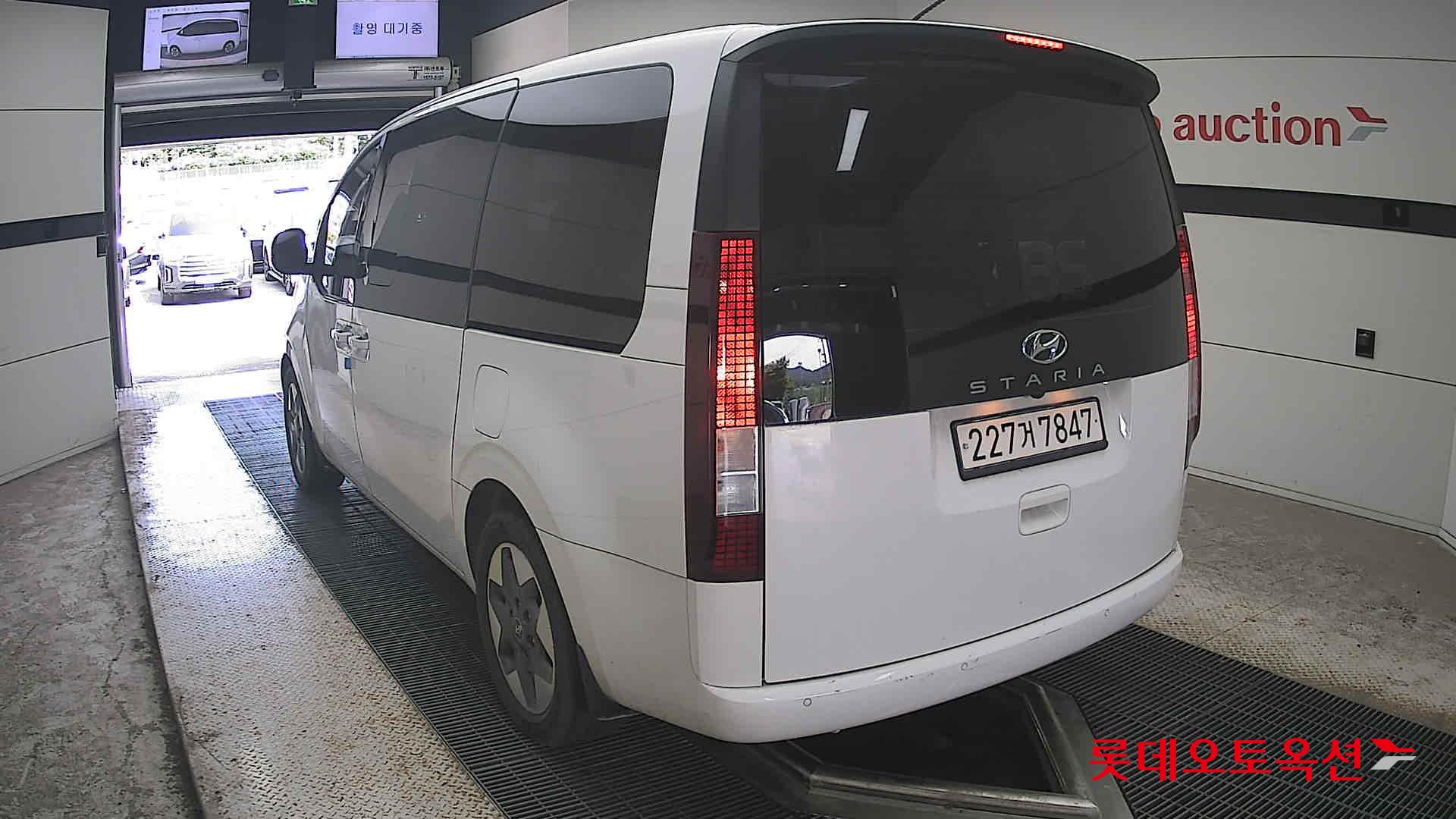 2022 - hyundai staria
