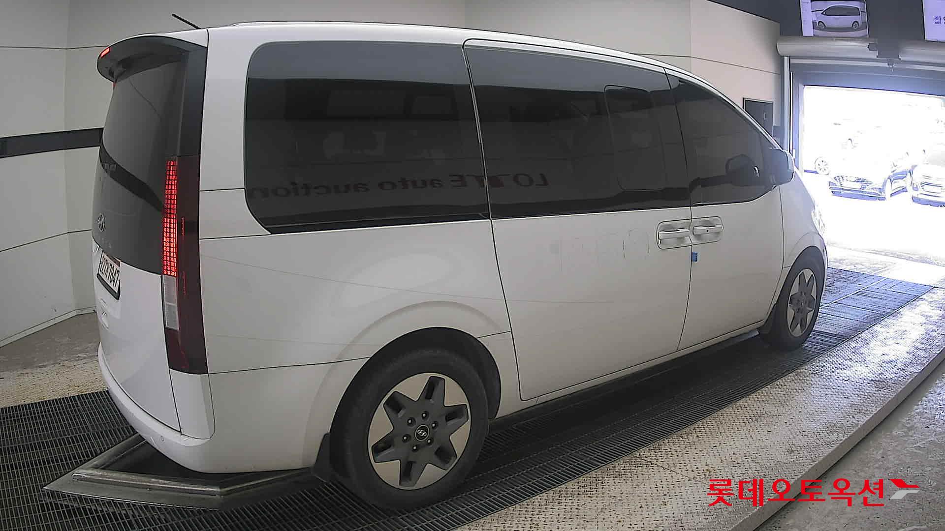 2022 - hyundai staria